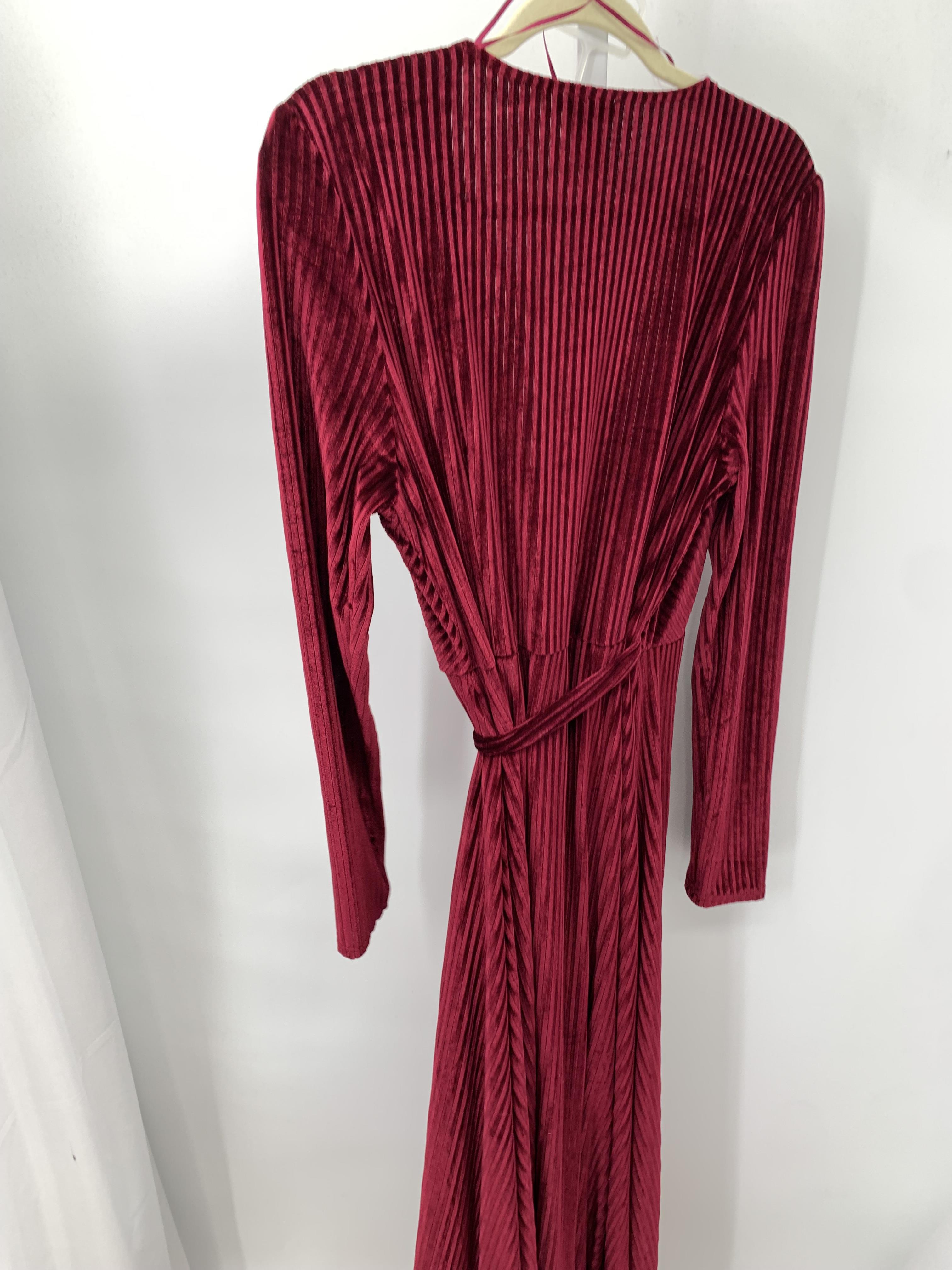 Size Extra Large Misses Long Sleeve Dress