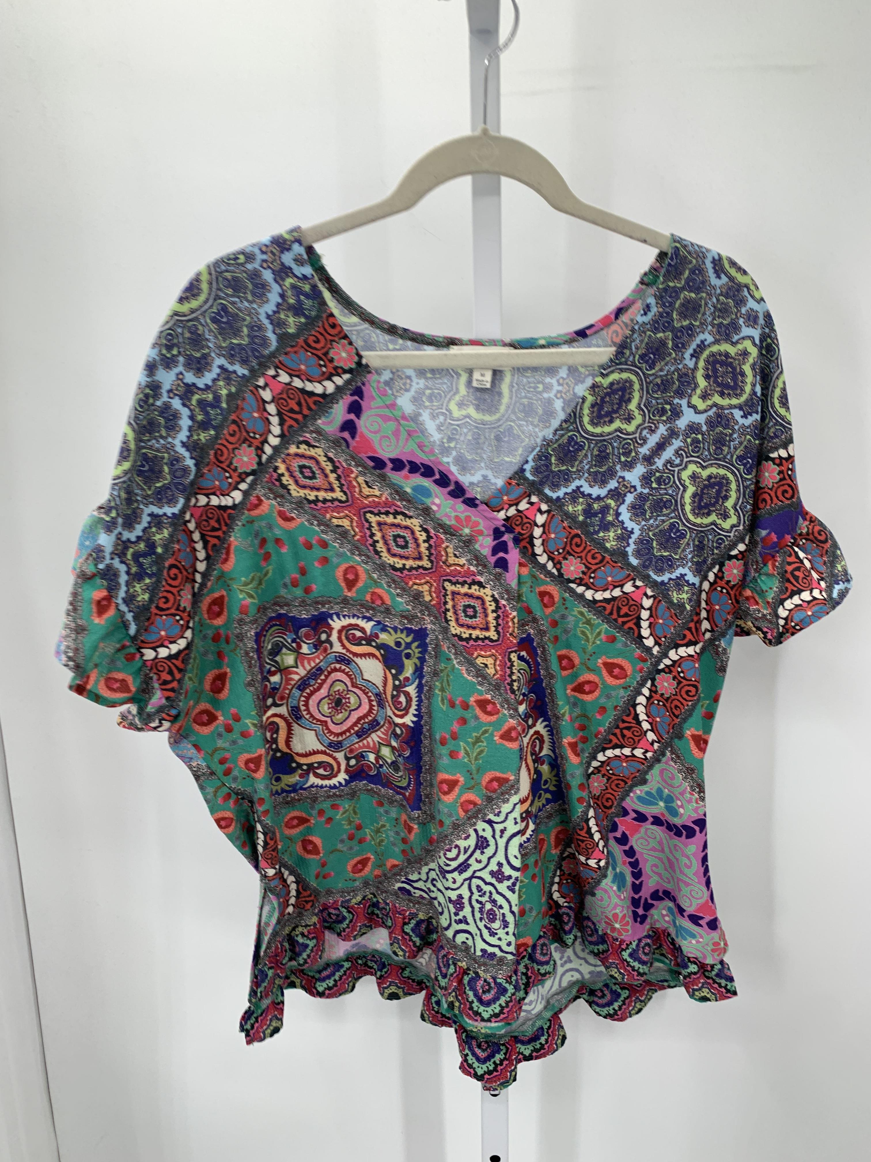 um Gee Size Medium Misses Short Sleeve Shirt