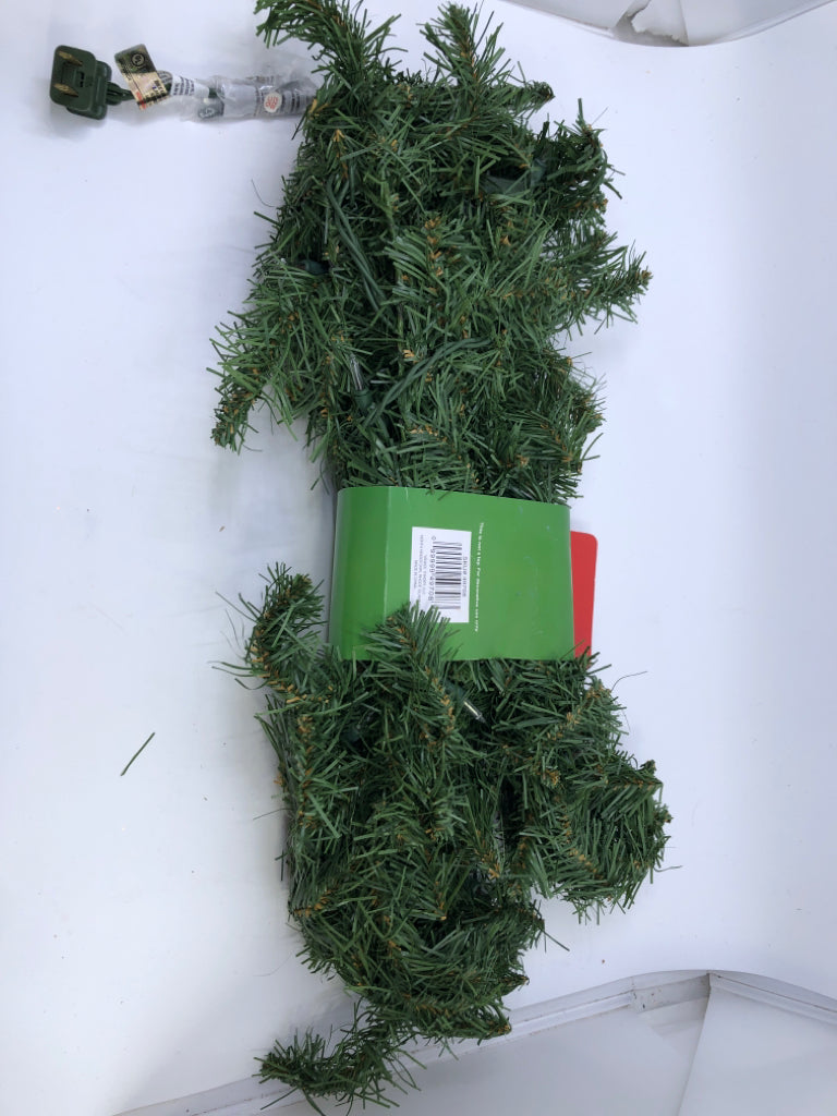 NIP LIGHT 9FT GARLAND.