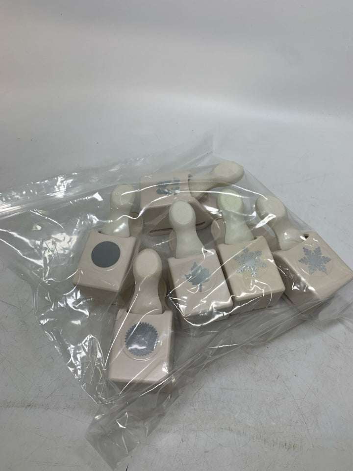 6 MARTHA STEWART ASSORTED PAPER PUNCHERS IN BAG.