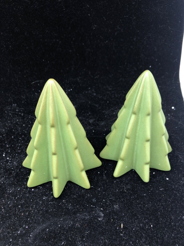2 DARK GREEN CERAMIC PINE TREES -THRESHOLD.