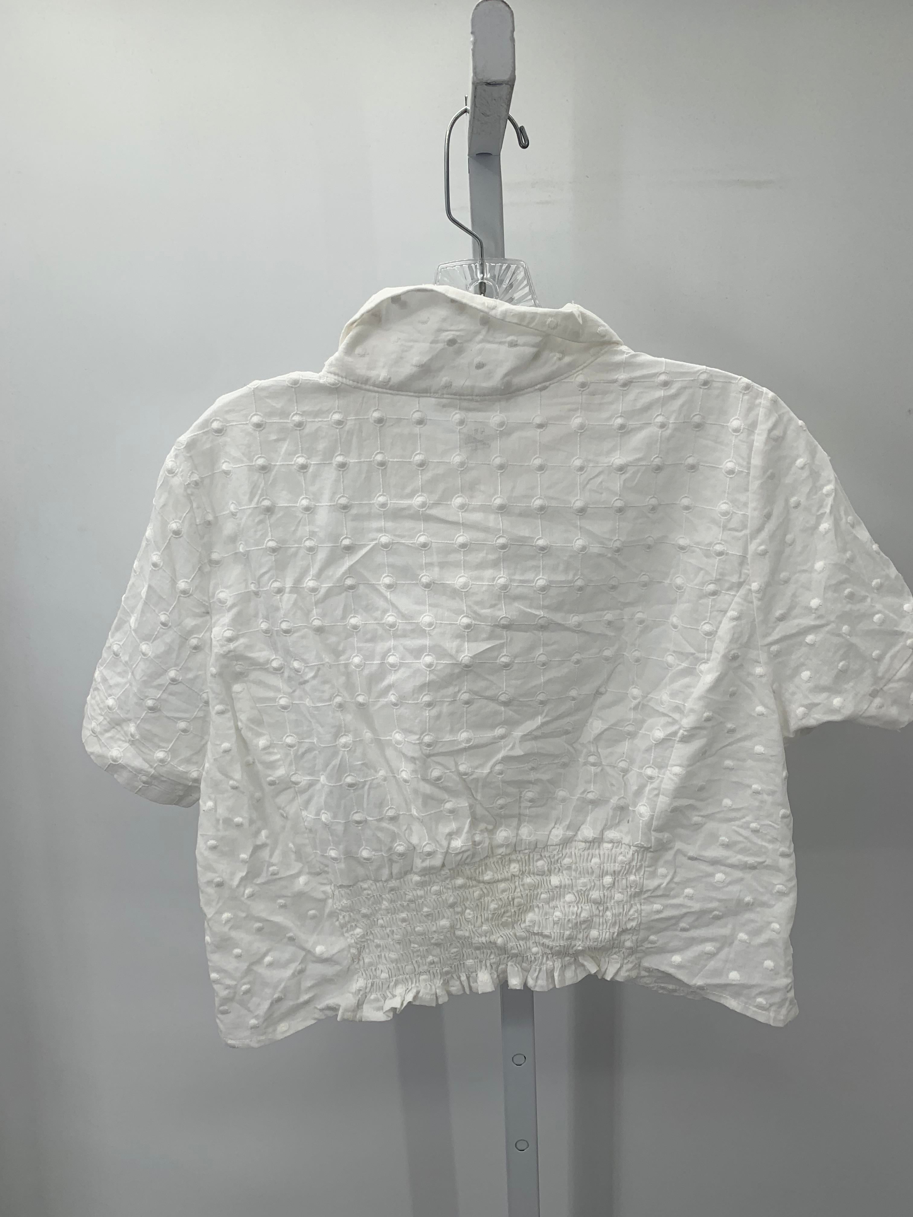 Size Extra Large Juniors Short Sleeve Shirt