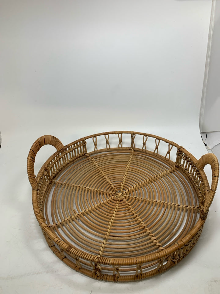 DETAILED WOOD SEE THROUGH TRAY W/ HANDLES.