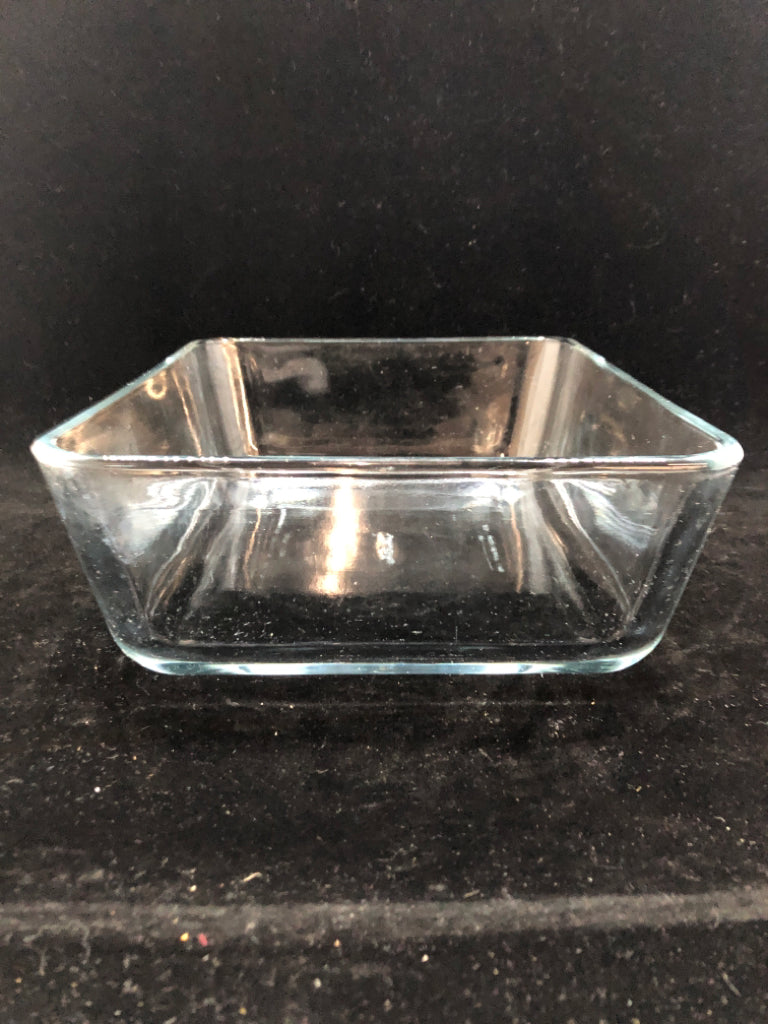 CLEAR GLASS RECTANGLE BAKING DISH.