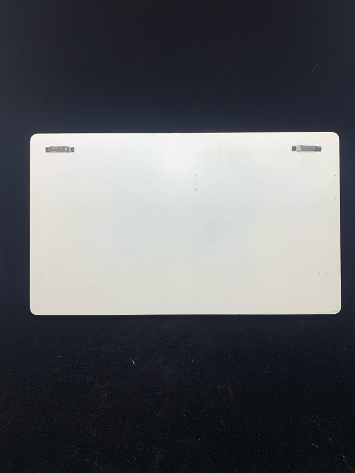 WHITE WALL MOUNTED ORGANIZER W/HOOKS.