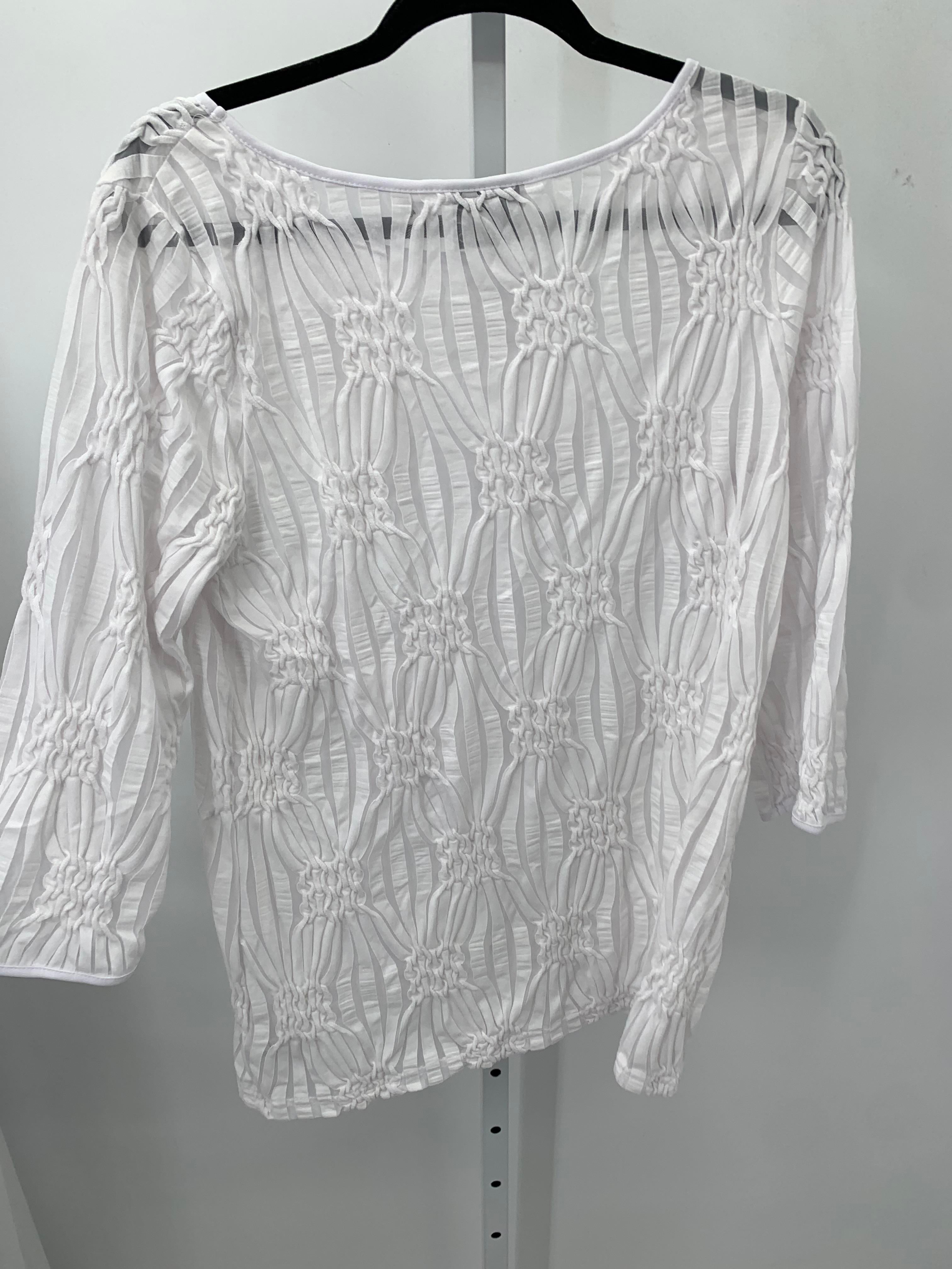 Linea Size Medium Misses 3/4 Sleeve Shirt