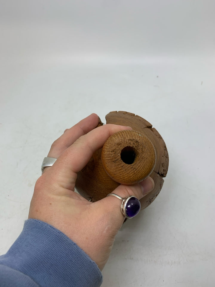 WOOD STUMP SINGLE STEM DRY VASE.