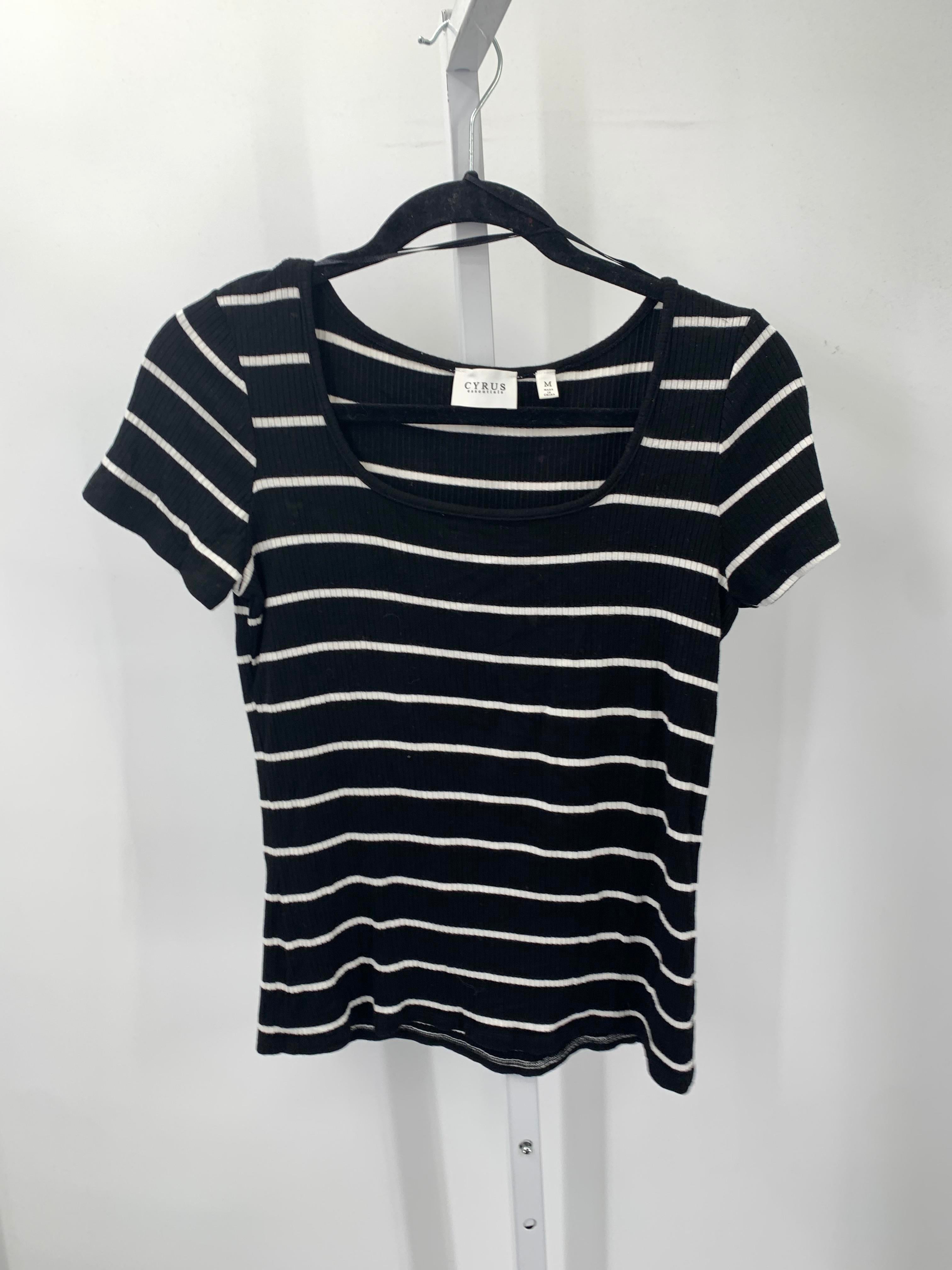 cyrus Size Medium Misses Short Sleeve Shirt