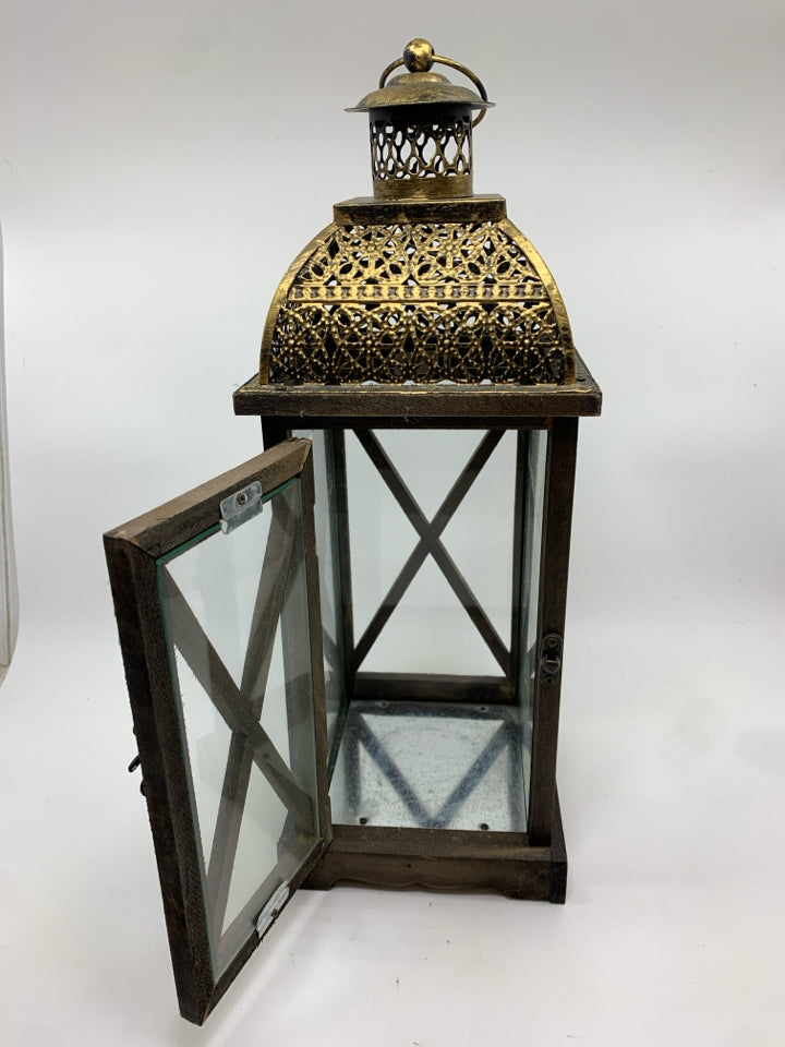 WOOD LANTERN W/GOLD TOP.