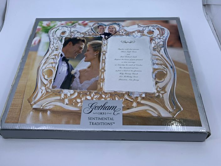 NIB DOUBLE WEDDING PHOTO FRAME.