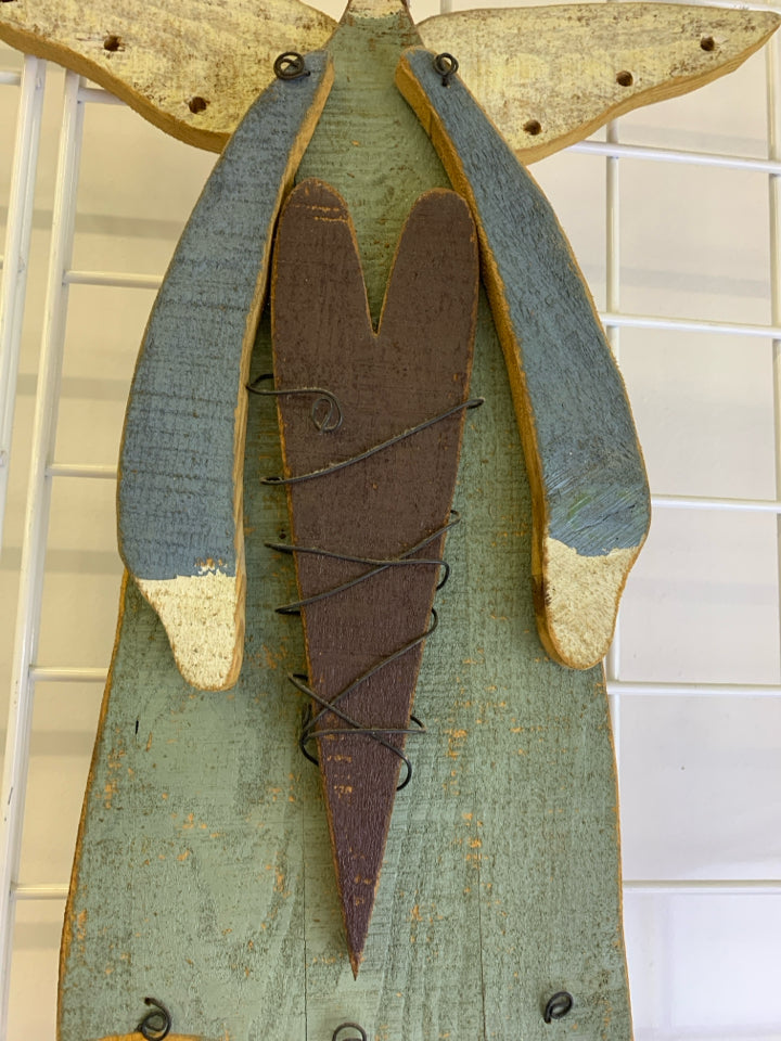 RUSTIC BLUE WOOD ANGEL W/ HEART&WIRE WALL HANGING.