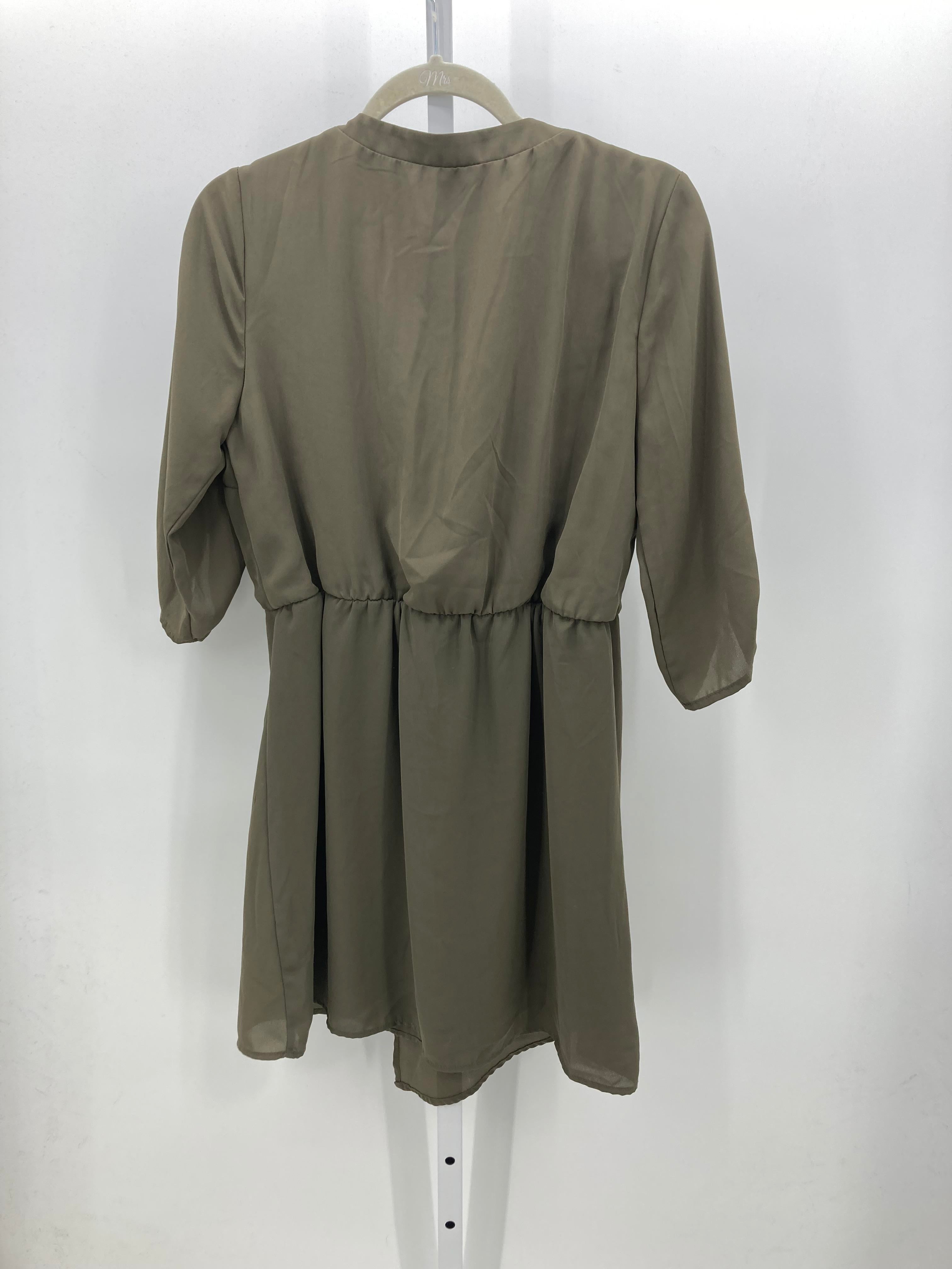 monteau Size Large Misses Short Sleeve Dress