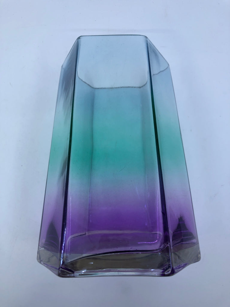 HEXAGON BLUE OMBRE VASE.