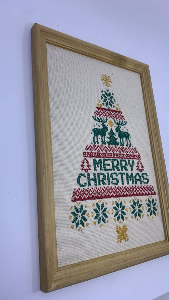 NEEDLEPOINT MERRY CHRISTMAS FRAMED ART.