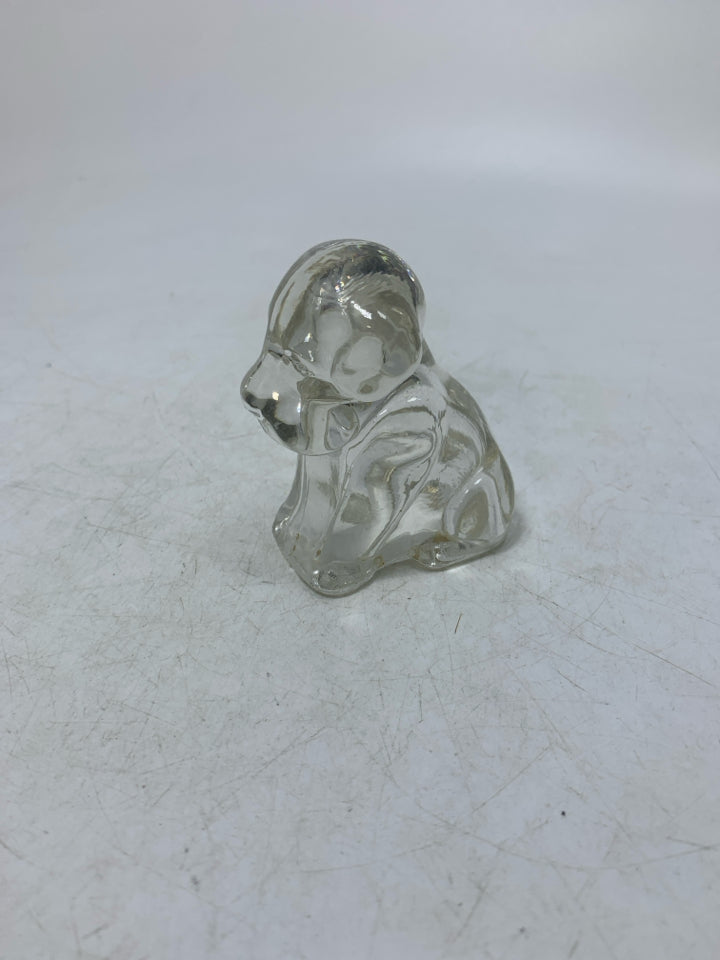 CLEAR GLASS SITTING DOG FIGURE.