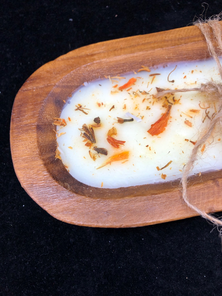 DECORATIVE DOUGH BOWL CANDLE W ROPE.