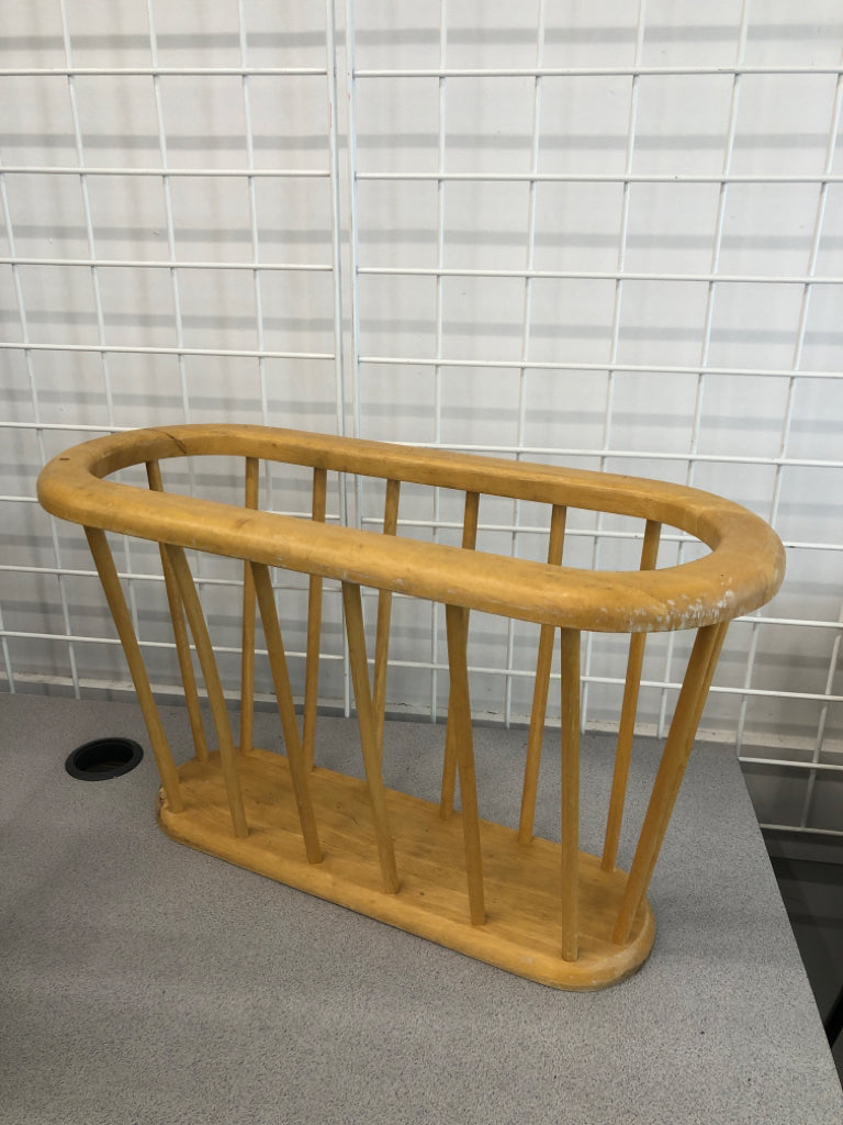 LIGHT OAK WOOD MAGAZINE HOLDER.