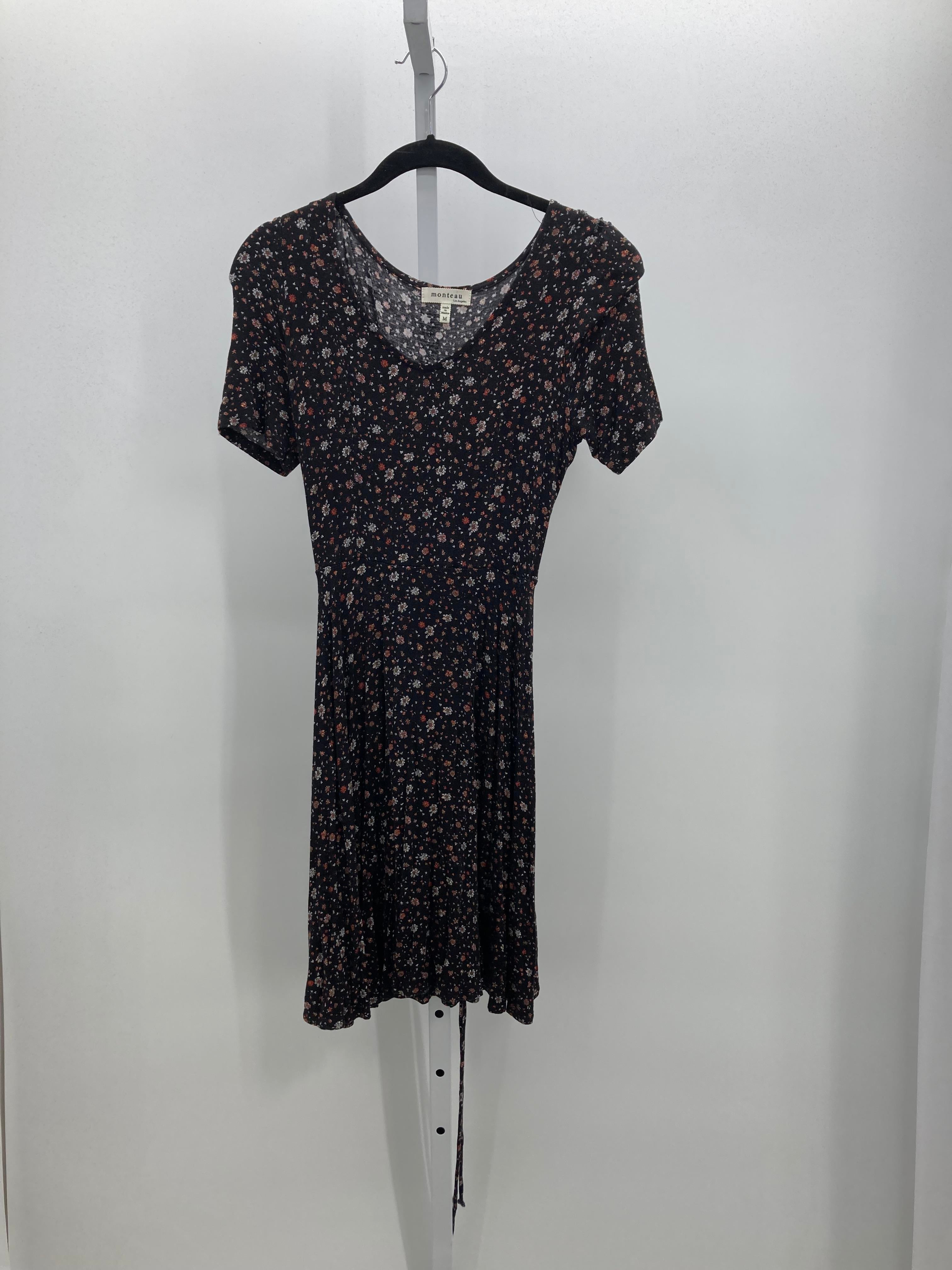 monteau Size Medium Juniors Short Sleeve Dress