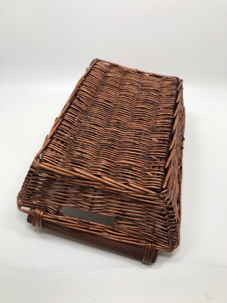 BROWN WICKER TRAY W/WOODEN HANDLES.