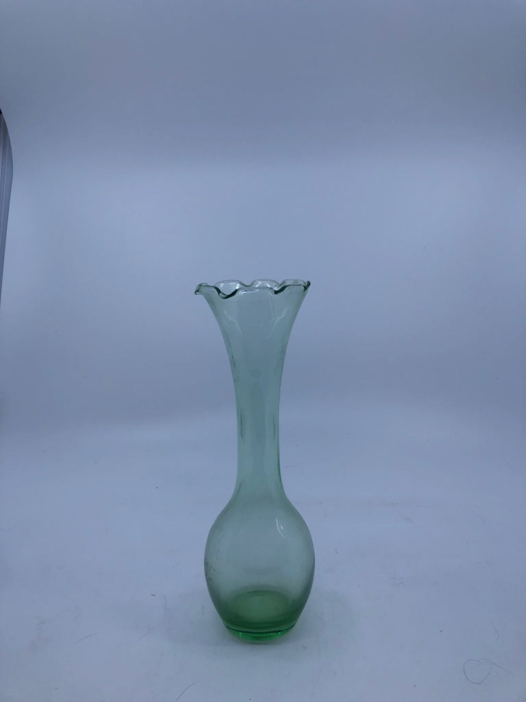 GREEN FLARED EDGE BUD VASE.