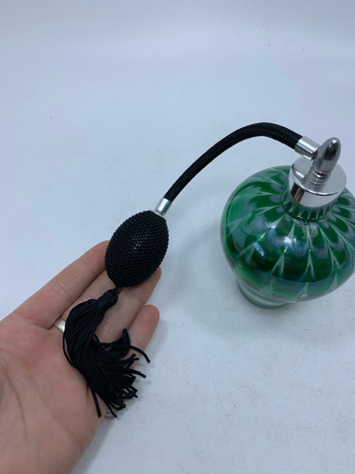 VTG GREEN BLOWN GLASS W/ DETAILS PERFUME ATOMIZER.