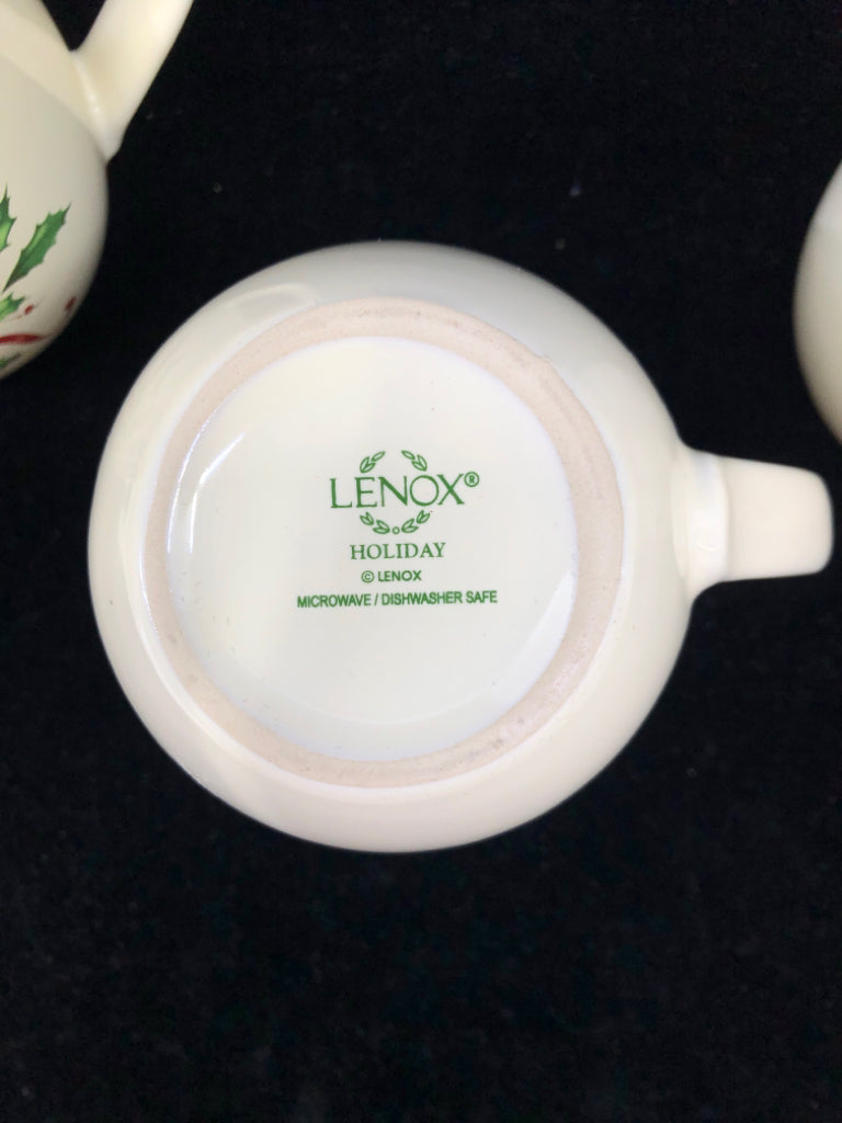 4 LENOX HOLLY MUGS.