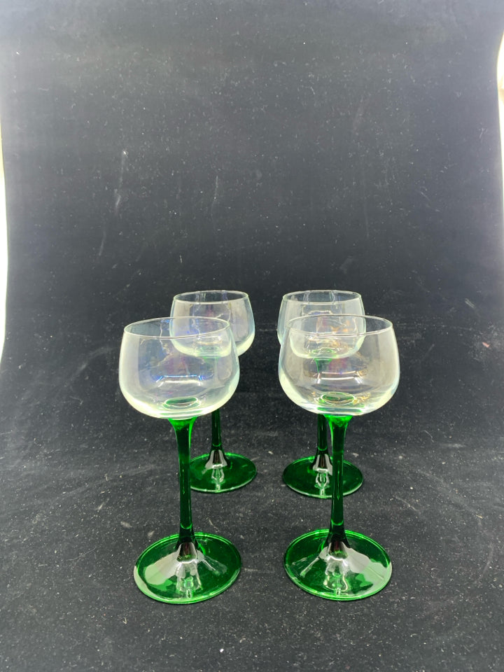 4 GREEN STEM WINE GLASSES.