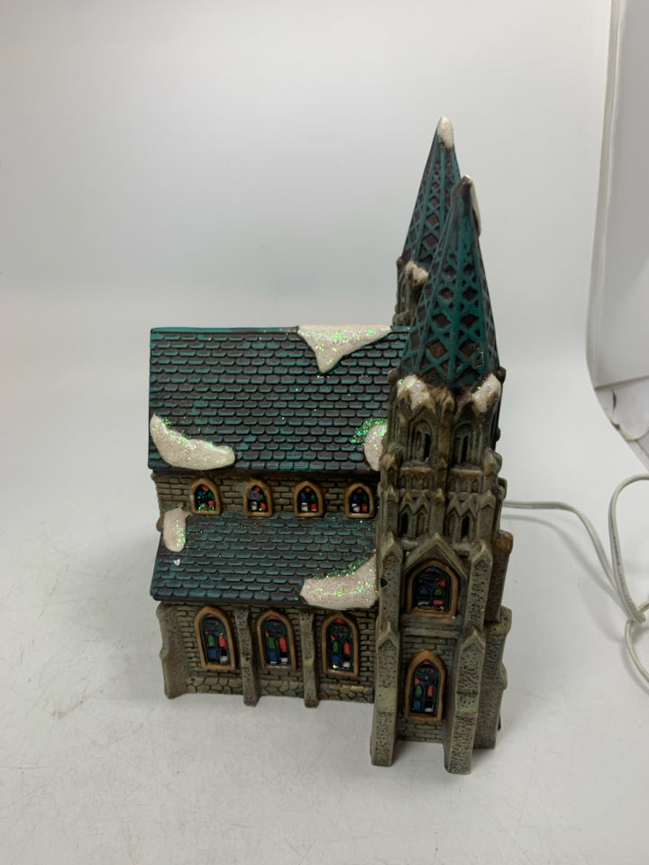 O'WELL LIGHT CATHEDRAL GOTHIC CHRISTMAS CHURCH.