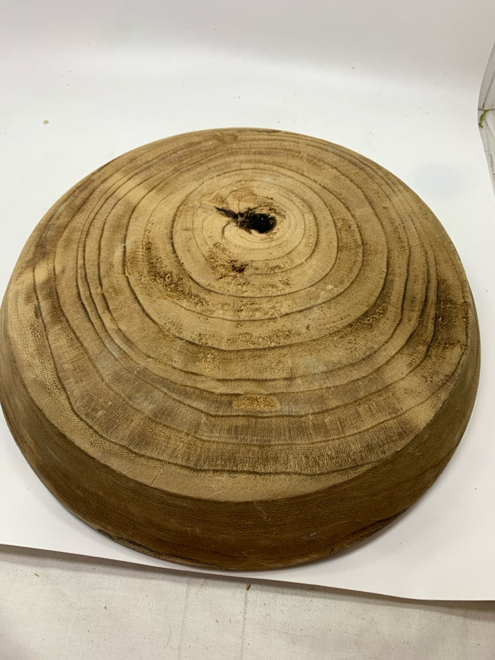 ROUND RECLAIMED WOOD CENTERPIECE BOWL.