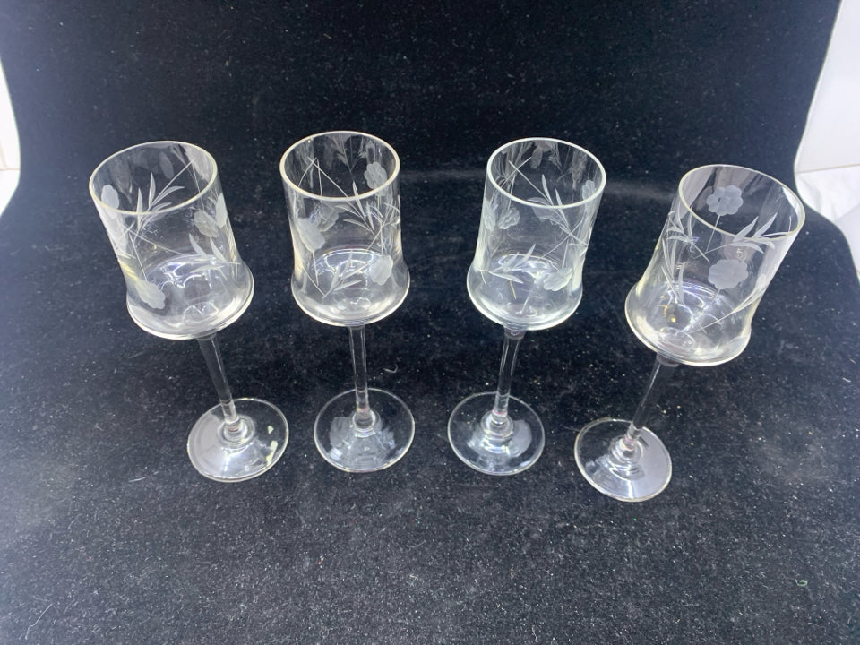 4 SMALL FLORAL ETCHED LIQUOR GLASSES.