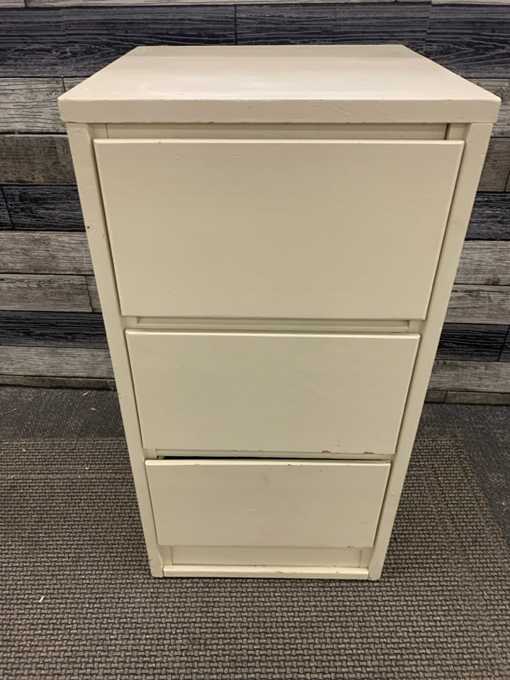 WHITE PAINTED 3 DRAWER SIDE TABLE.