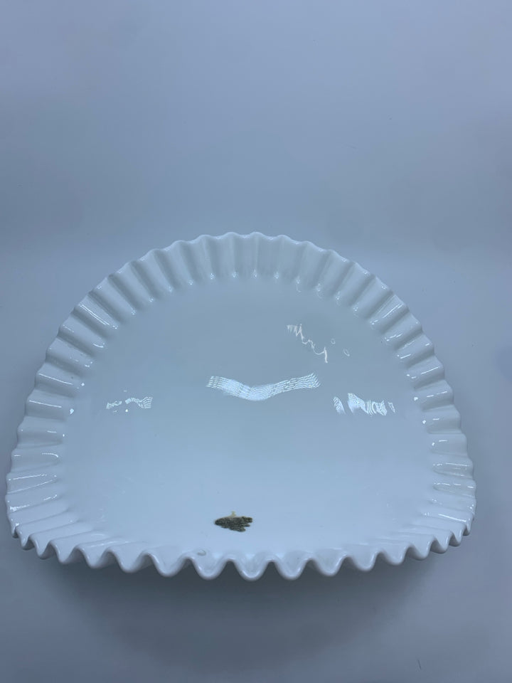 VTG FENTON MILK GLASS HOBNAIL RUFFLE EDGE BANANA BOAT BOWL.