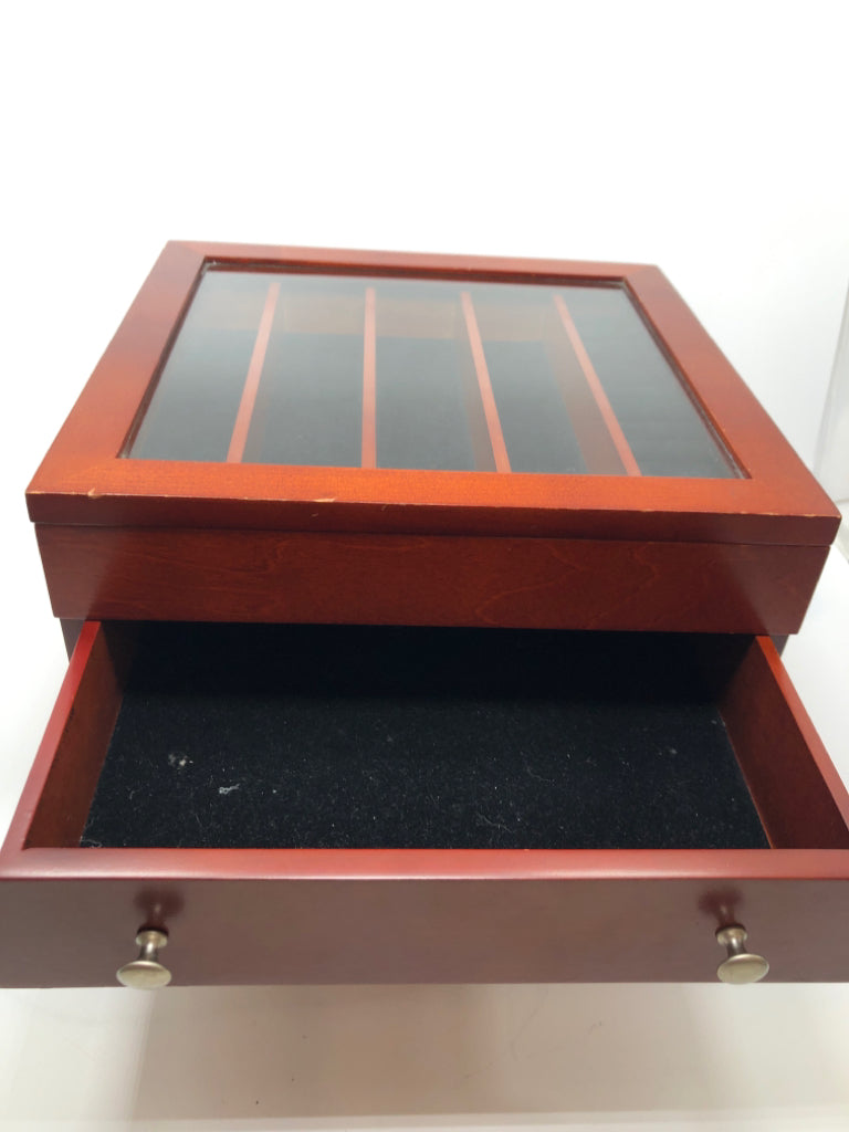 LIGHT BROWN JEWELRY/ WATCHES BOX.
