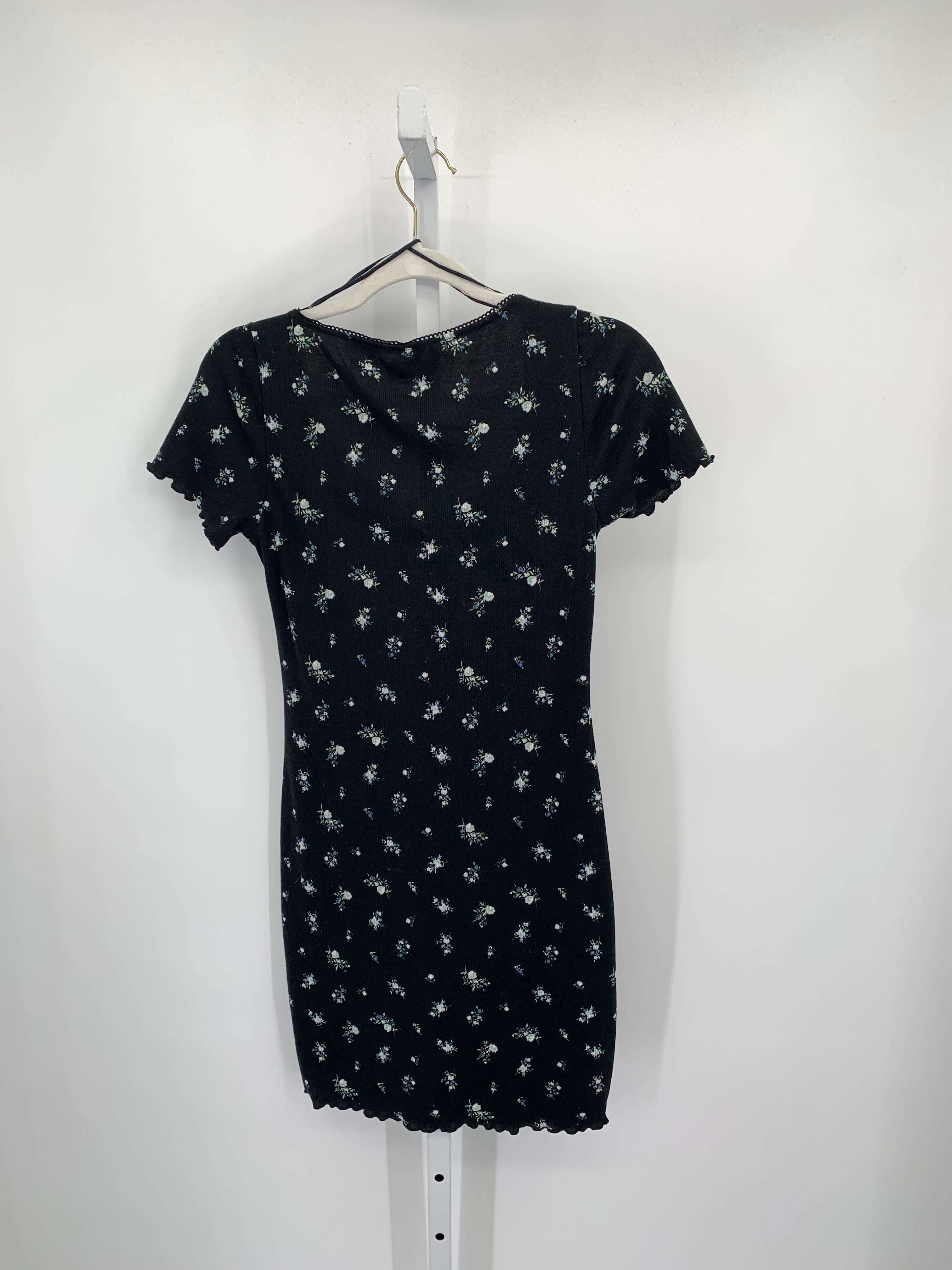 Divided Size Medium Juniors Short Sleeve Dress