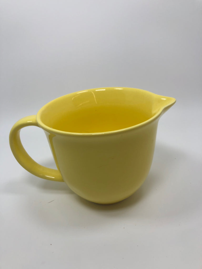 RAE DUNN LEMON CITRUS JUICER.