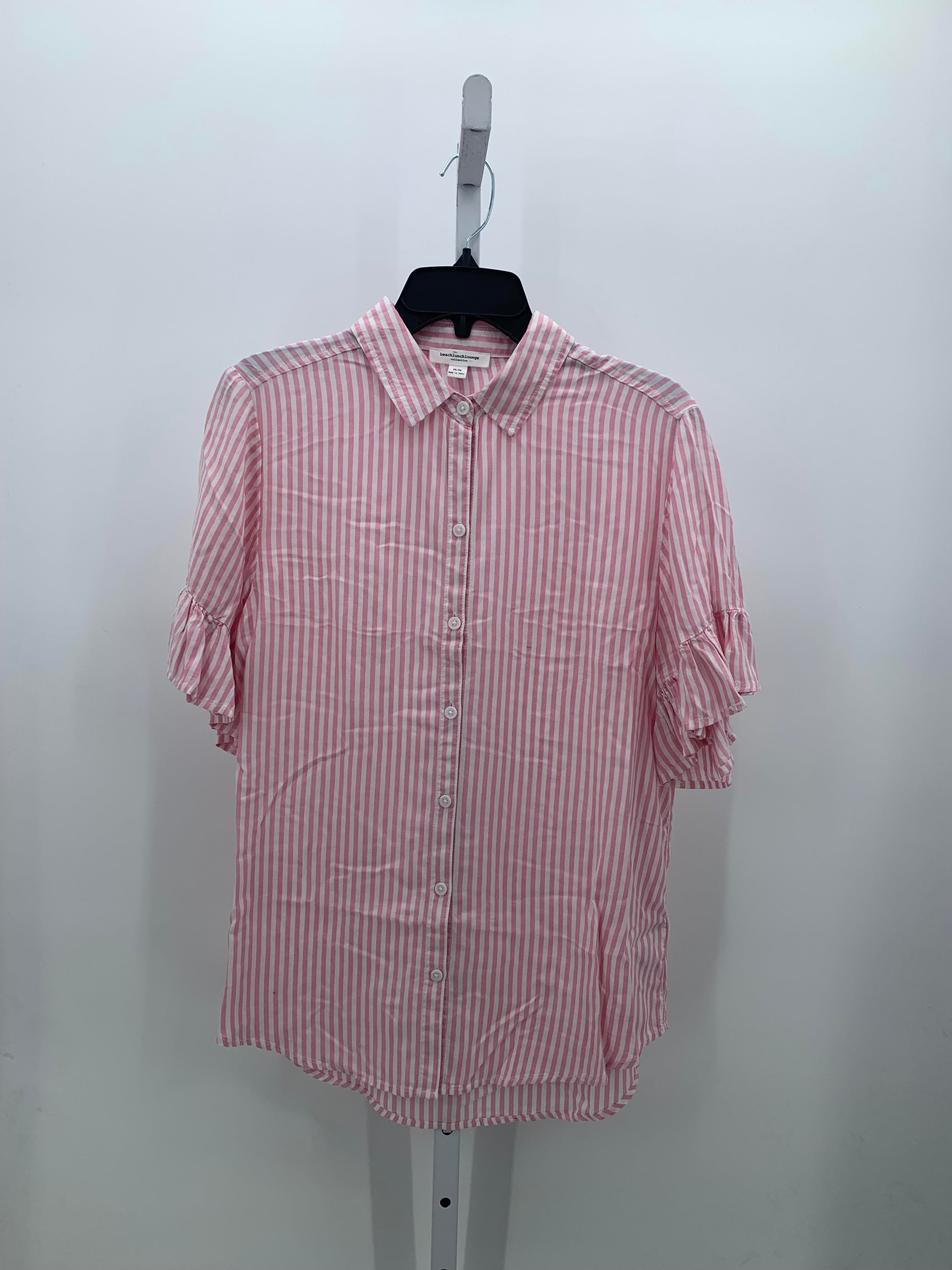 Size Medium Misses Short Sleeve Shirt