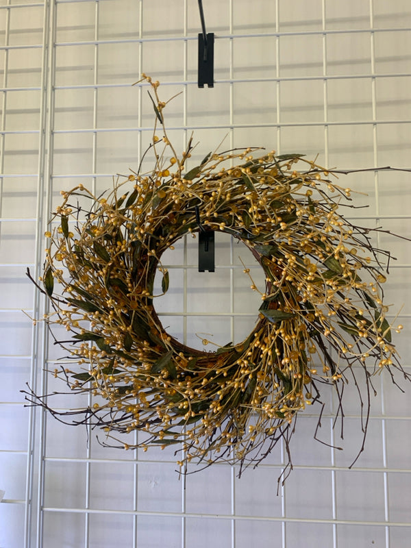 YELLOW PIP BERRY WREATH.