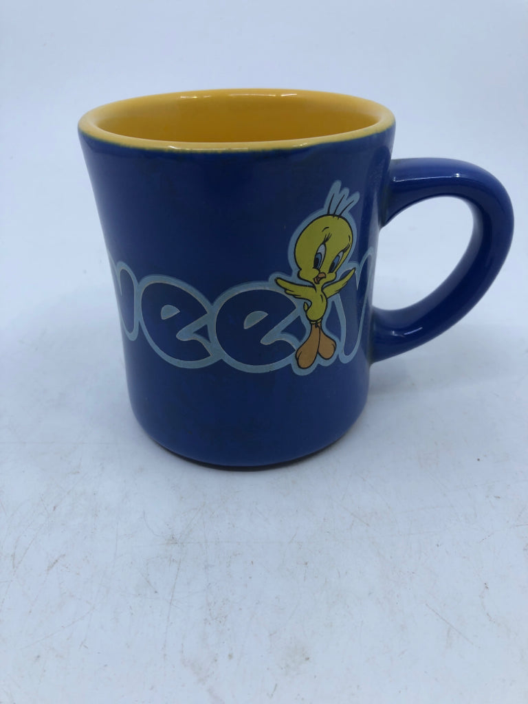 BLUE AND YELLOW TWEETY BIRD MUG.