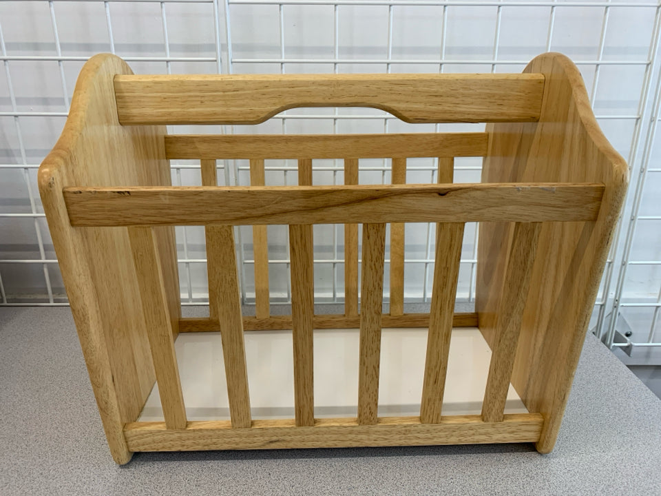 LT WOOD MAGAZINE STORAGE.