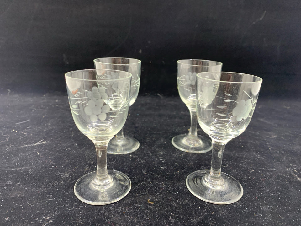 4 FLORAL ETCHED CORDIAL GLASSES.