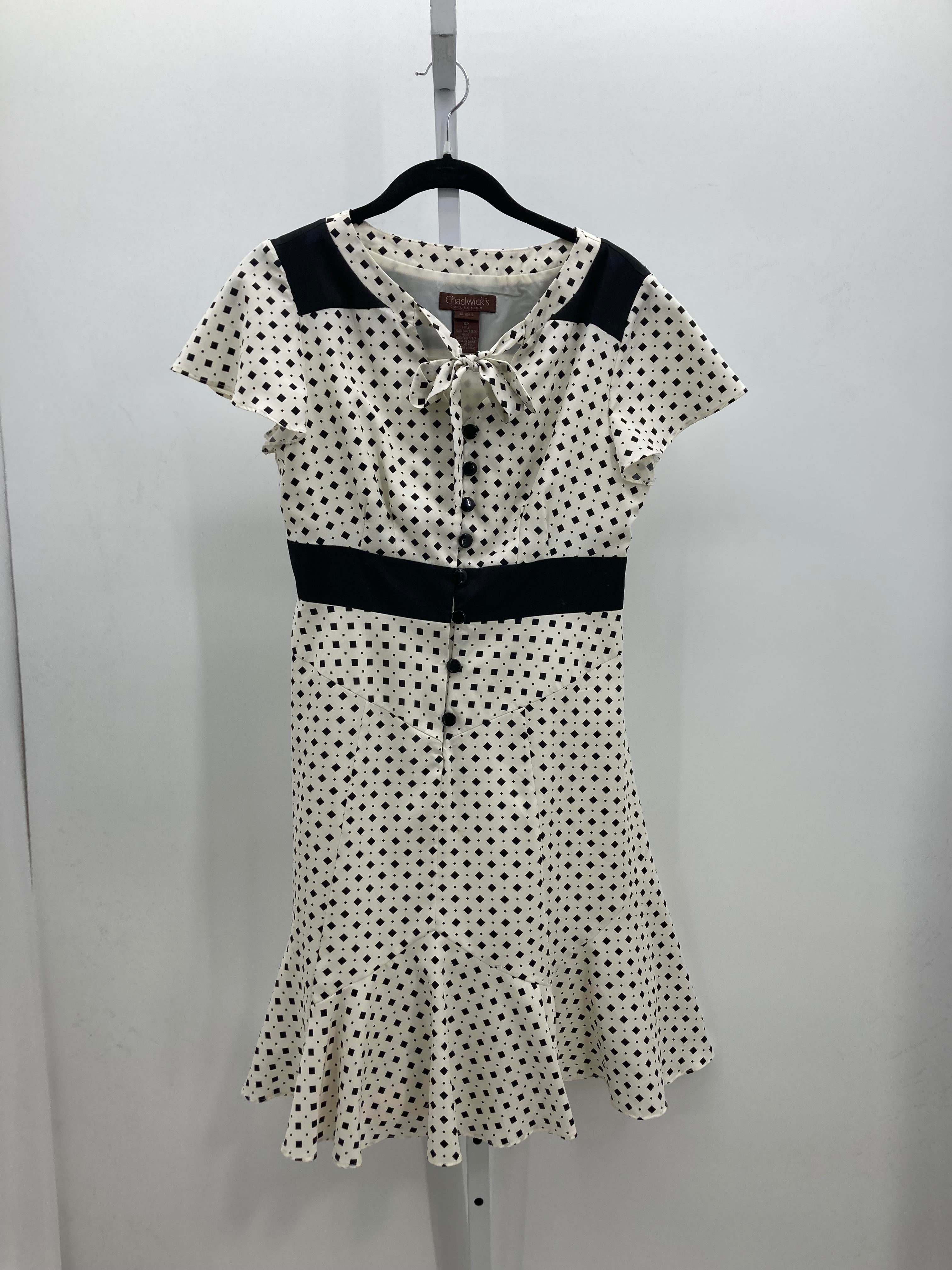 Chadwicks Size 6 Petite Petite Short Sleeve Dress