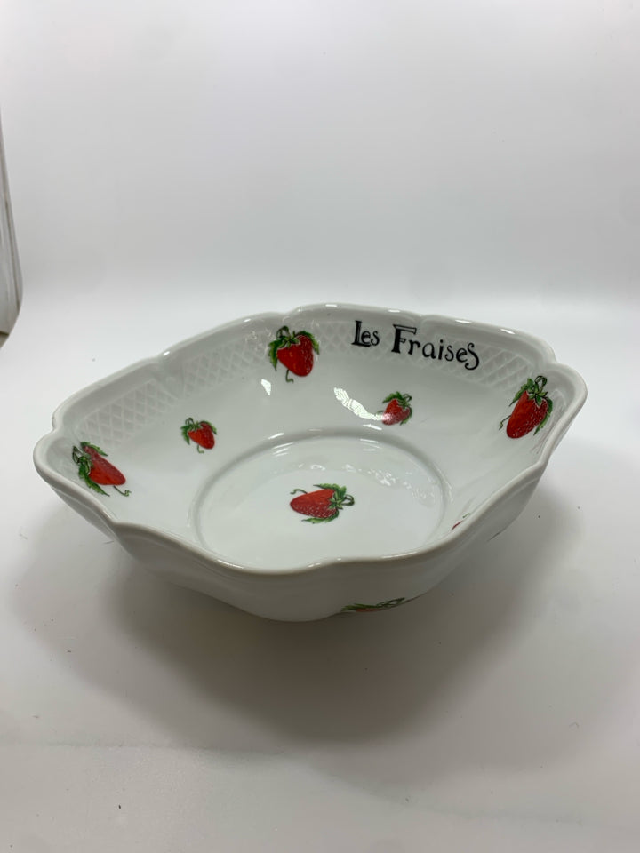 SQUARE STRAWBERRIES PORCELAIN BOWL LOURIQUX.