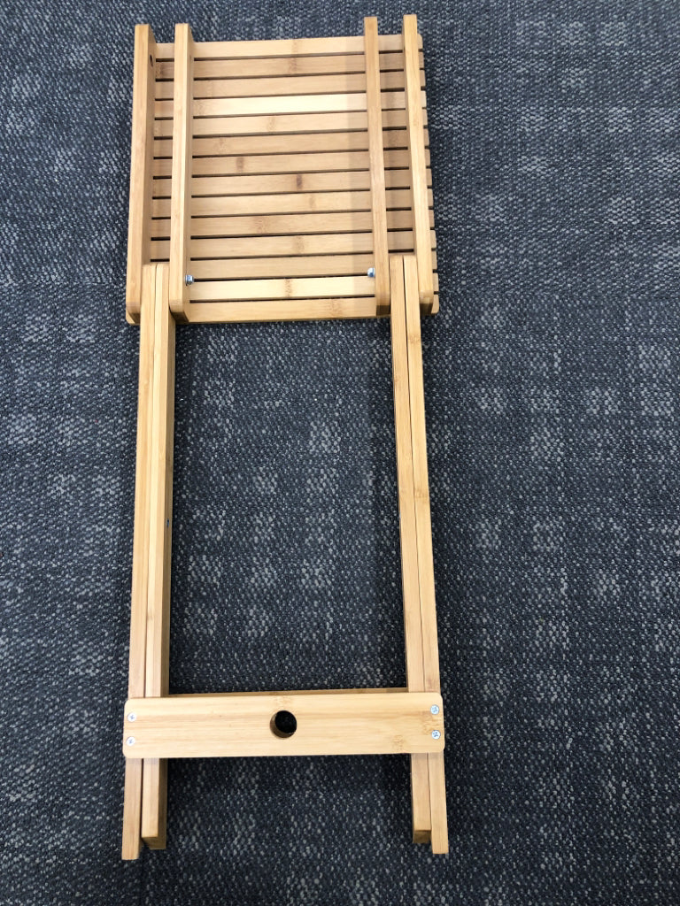 SLAT TOP FOLDING SIDE TABLE.