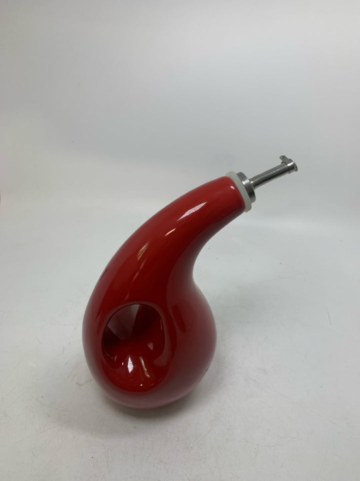 CERAMIC OIL DISPENSER W/ HANDLE.