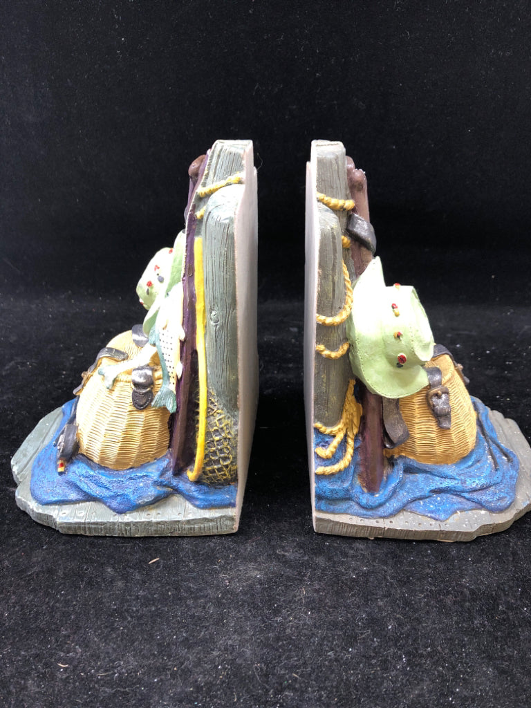 2 FISHING PATTERN BOOK ENDS.