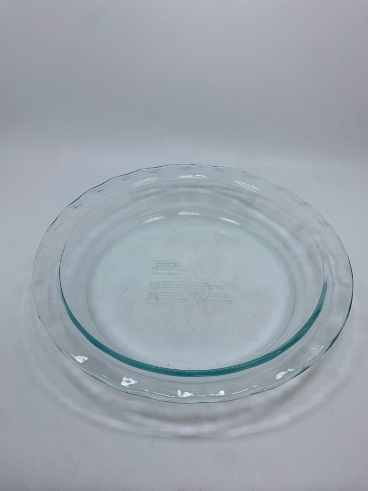 PYREX CLEAR PIE PLATE.