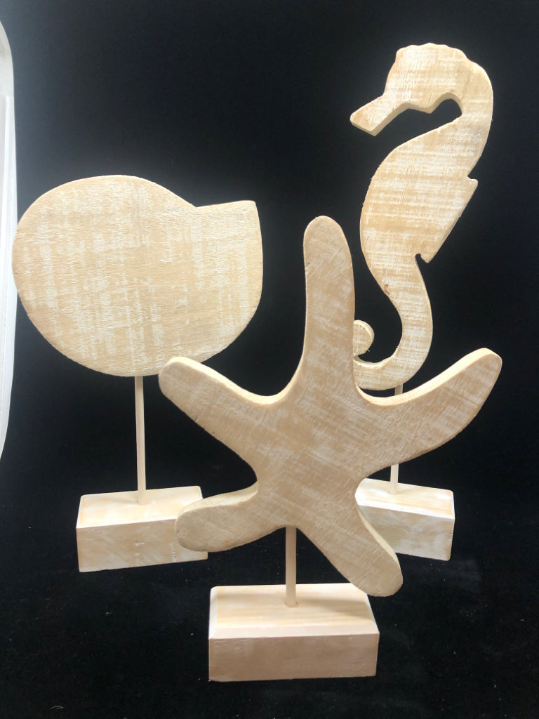 3 WOODEN SEA CREATURES W/INTERCHANGEABLE BASE.