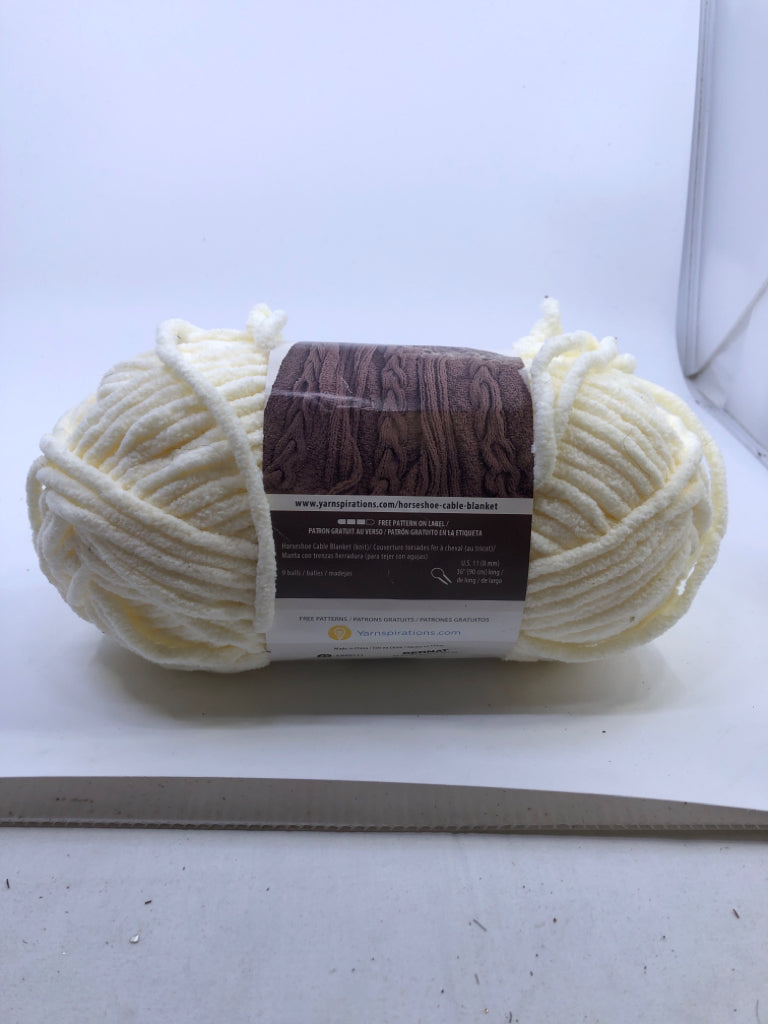 NIP BERNAT BLANKET CREAM YARN.