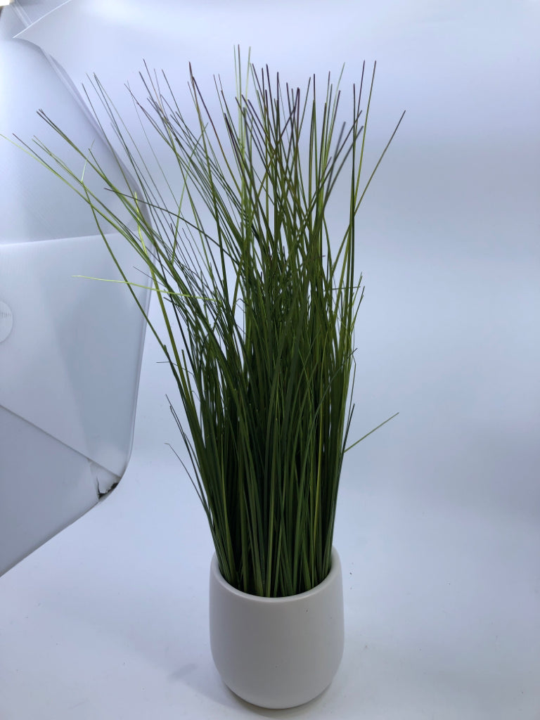 WHITE PLANTER W TALL FAUX GRASS.