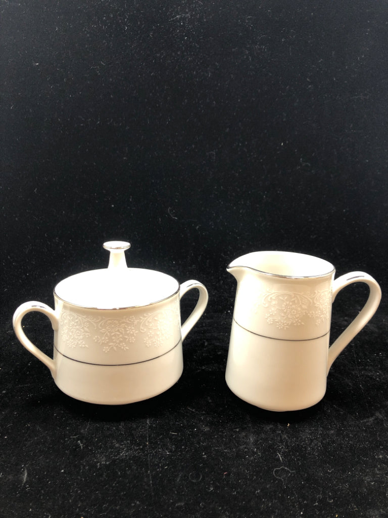 VTG SUGAR AND CREAMER.